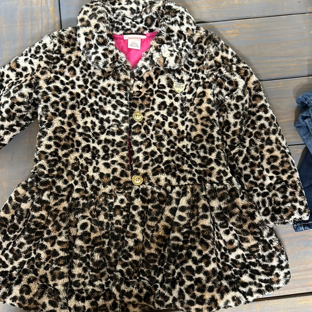 Leopard print faux fur Juicy Couture girls coat size 5.